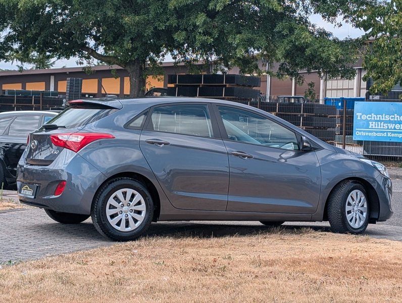Hyundai i30 blue Trend*1-HAND*KLIMA*KAMERA*PDC*NAVI !! — photo 14