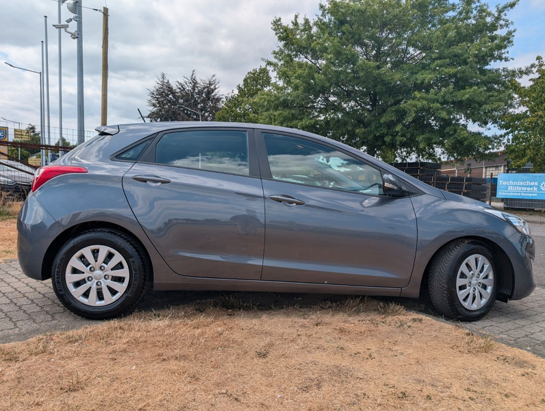 Hyundai i30 blue Trend*1-HAND*KLIMA*KAMERA*PDC*NAVI !! — photo 12
