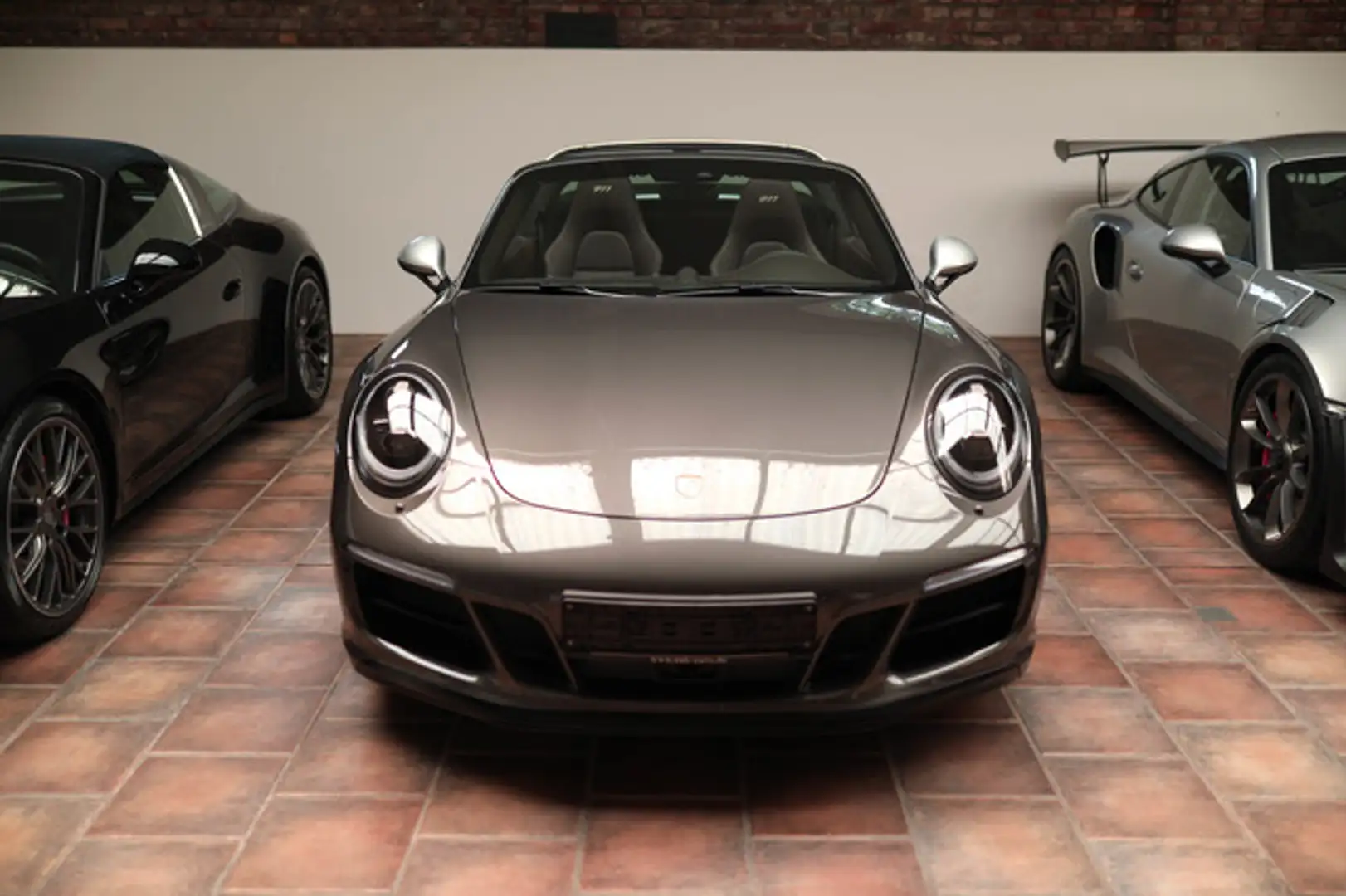 Porsche 991 911 Targa 4 GTS KERAMIK PCCB*LIFTSYSTEM*BOSE*PDDC* Grau - 1