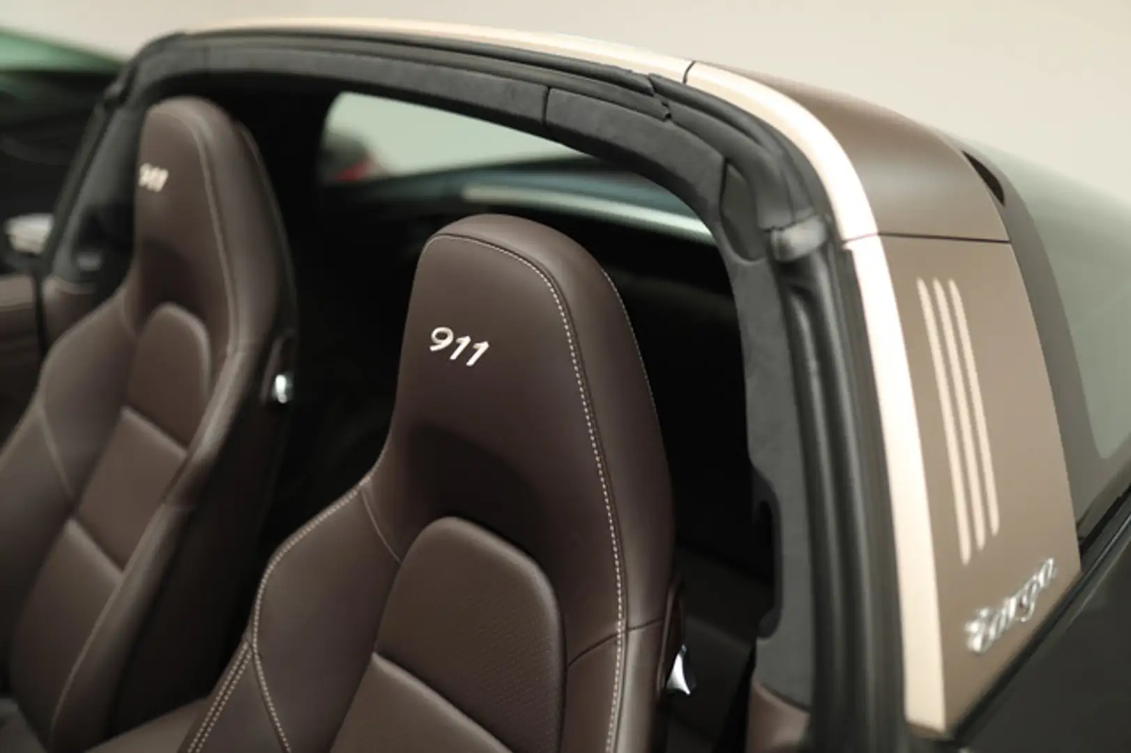 Porsche 991 911 Targa 4 GTS KERAMIK PCCB*LIFTSYSTEM*BOSE*PDDC* Grau - 2