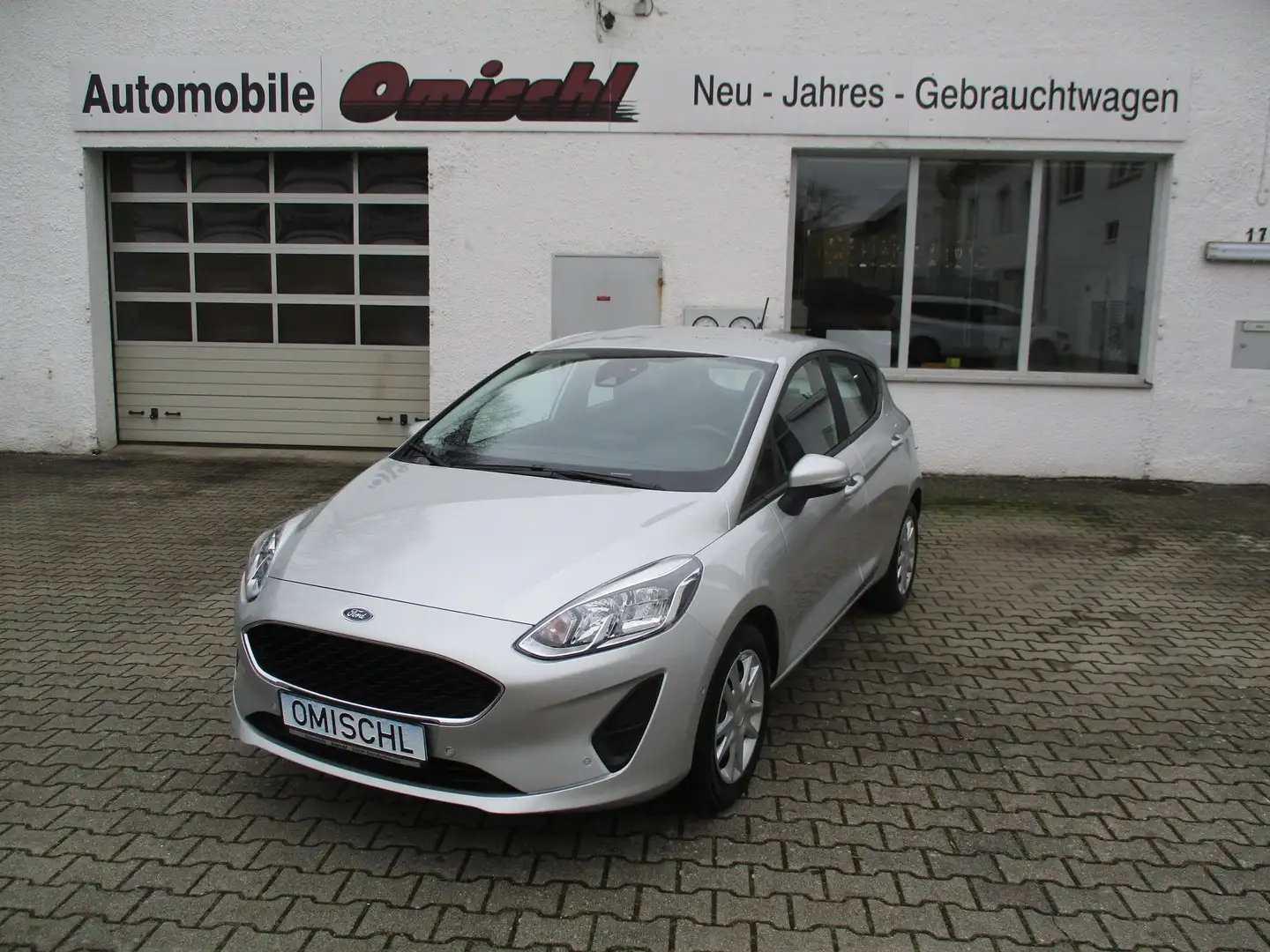 Ford Fiesta 1.1 Cool & Connect Tempomat LED PDC NAVI Grau - 1