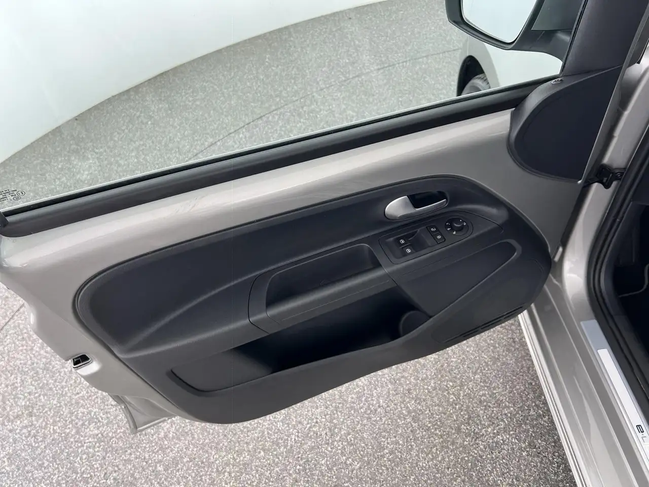 Volkswagen up! e-up! Style Plus*PDCh*SHZ*BTH*uvm 10
