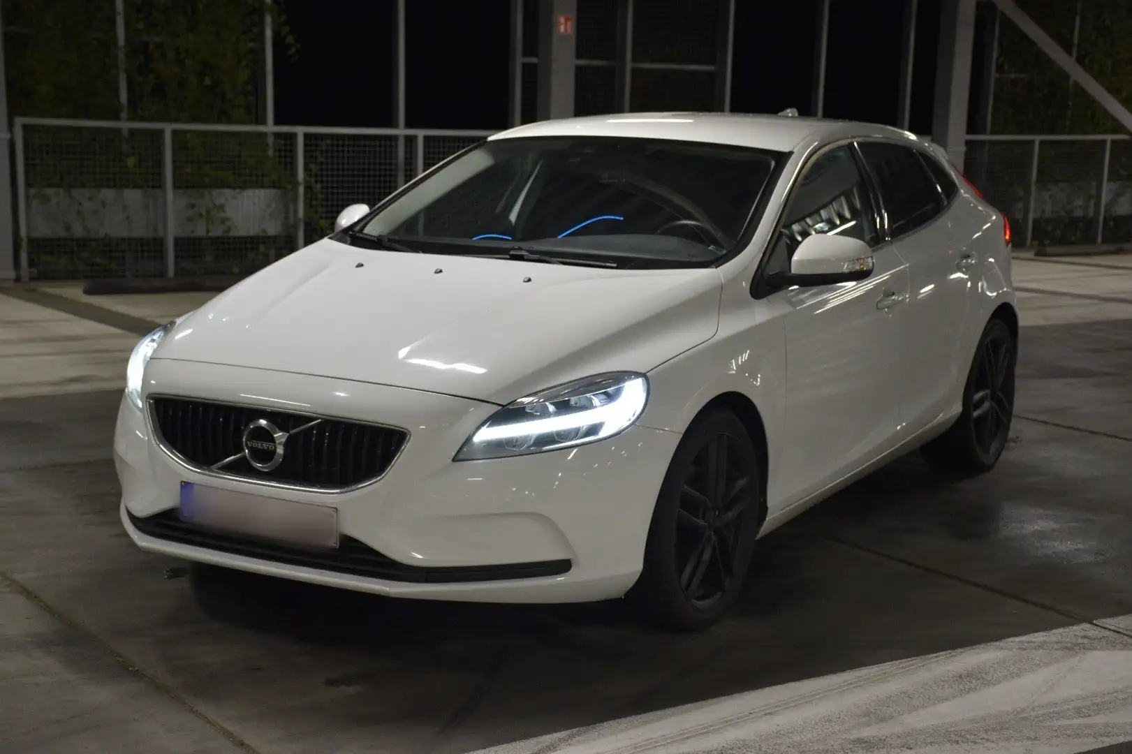 Volvo V40 T2 Kinetic - 1