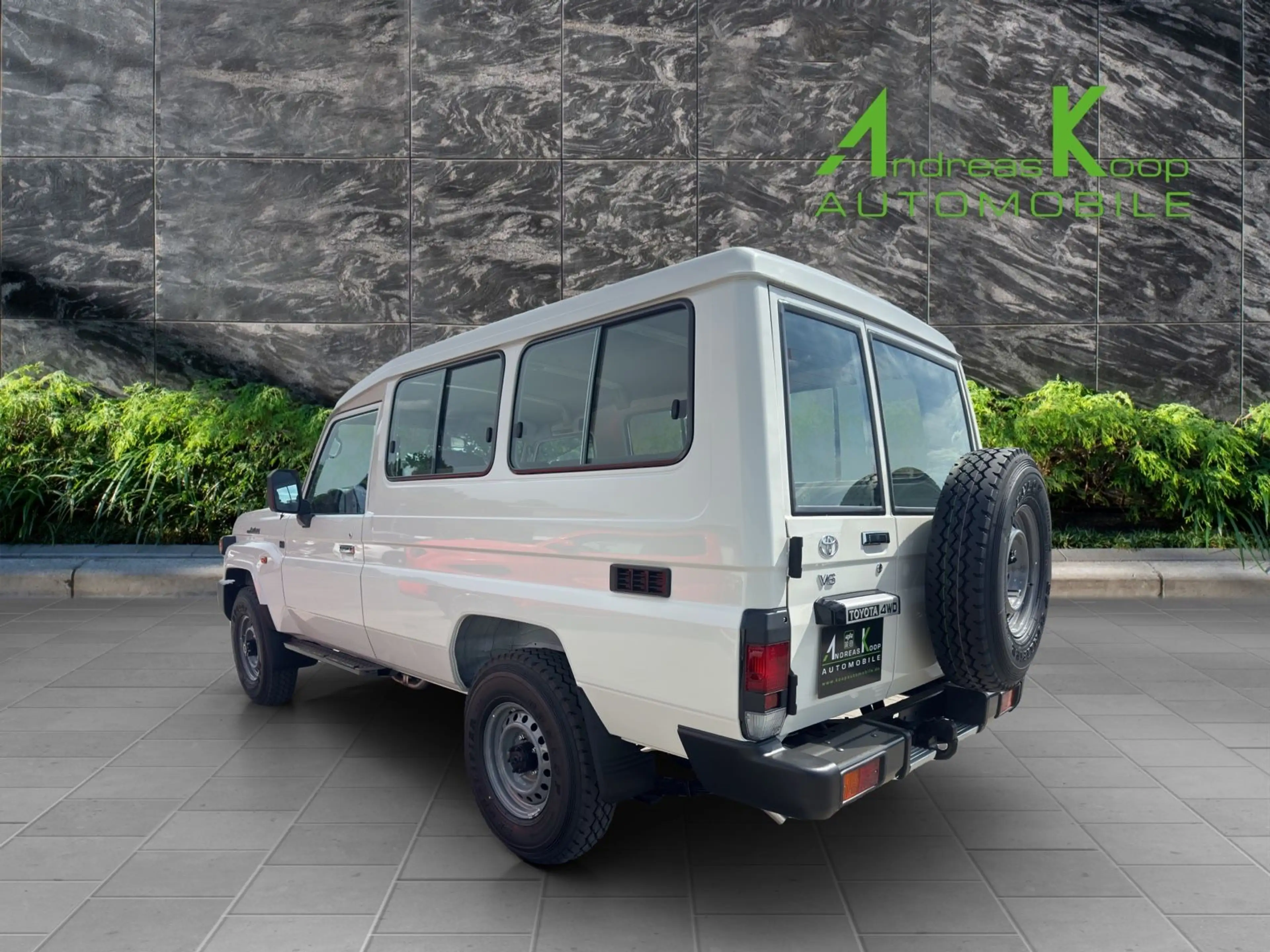 Toyota Land Cruiser GDJ 78 2,8d Automatik 40th 2x90 — photo 4