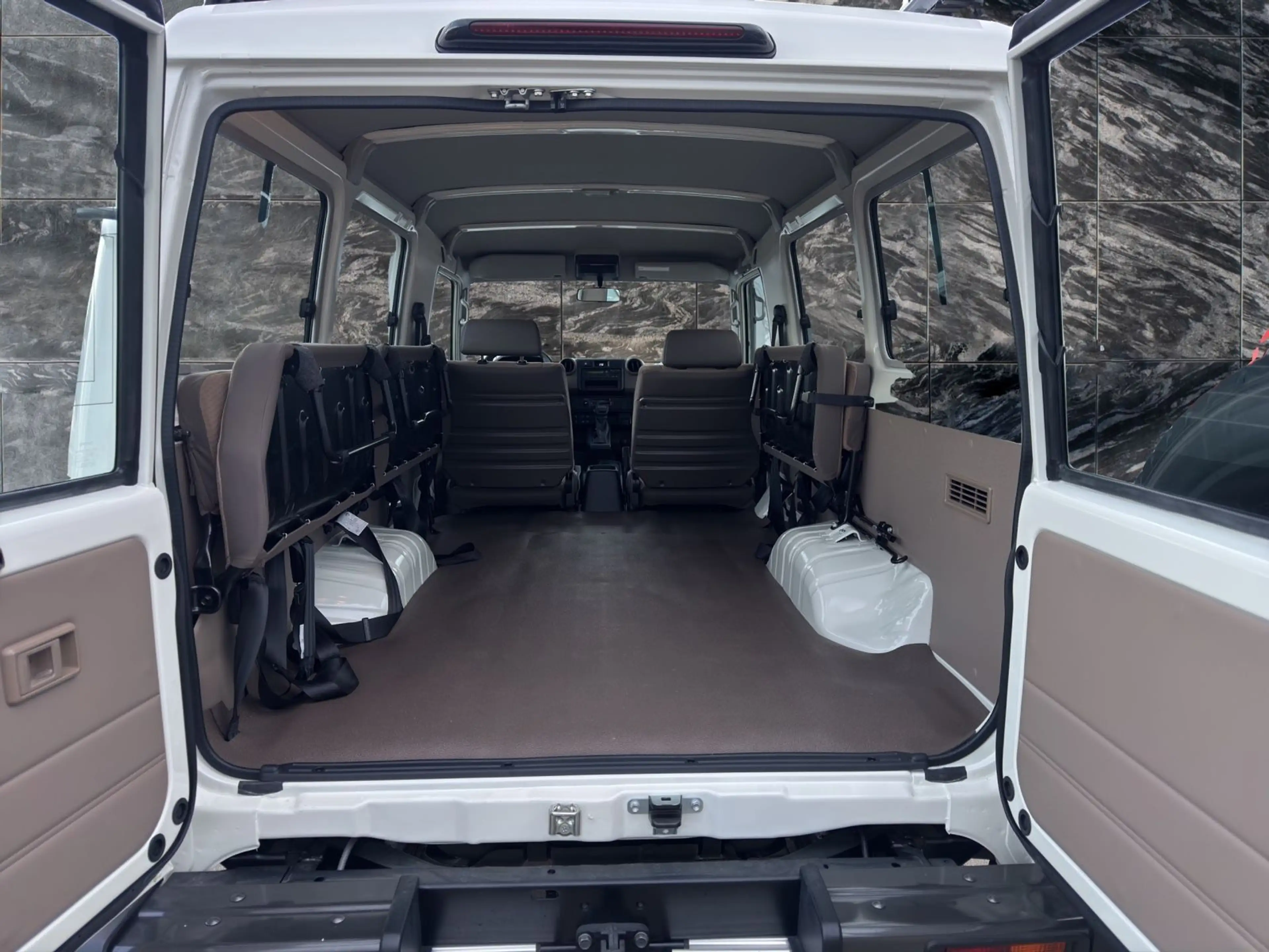 Toyota Land Cruiser GDJ 78 2,8d Automatik 40th 2x90 — photo 12
