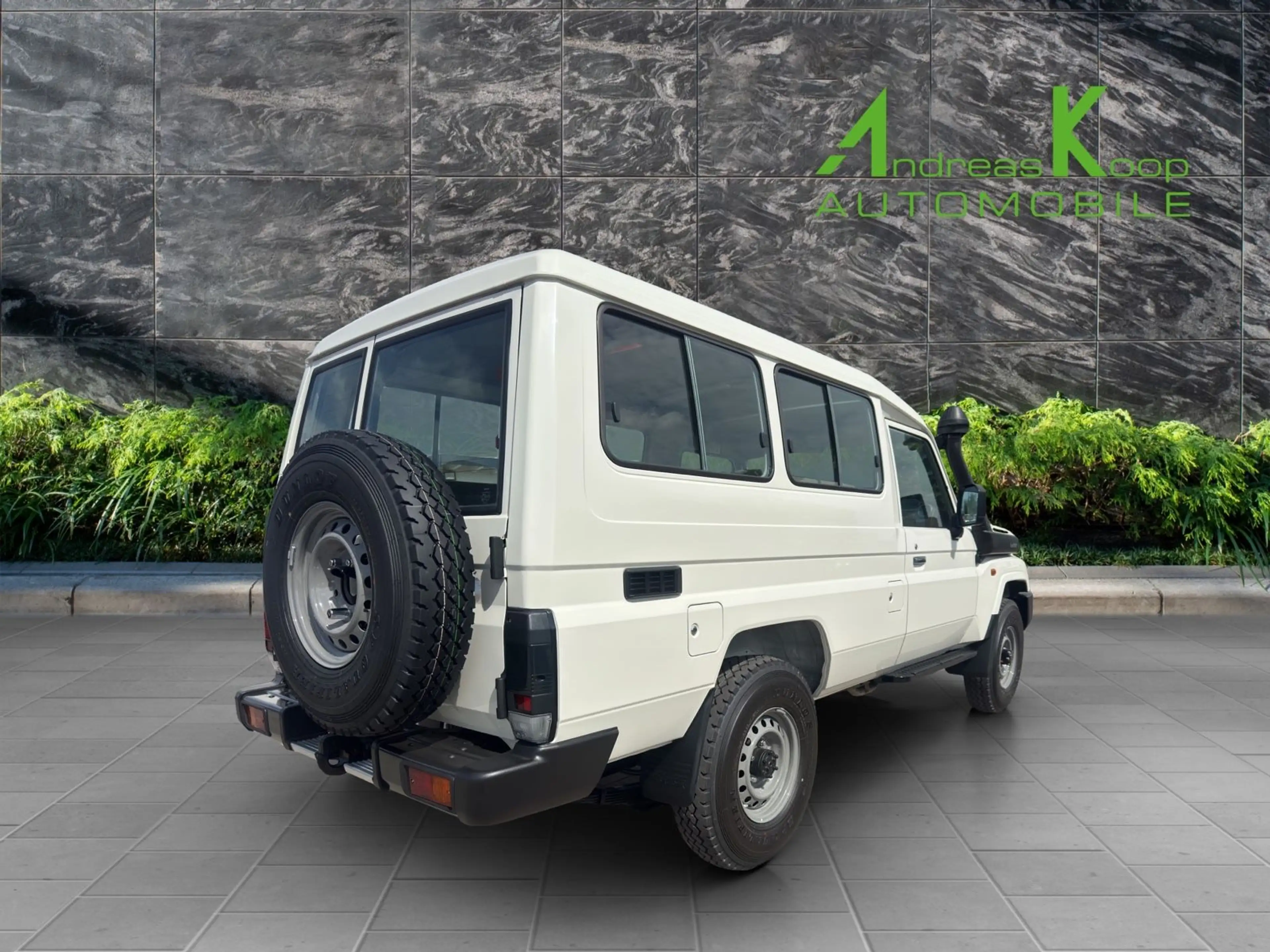 Toyota Land Cruiser GDJ 78 2,8d Automatik 40th 2x90 — photo 3