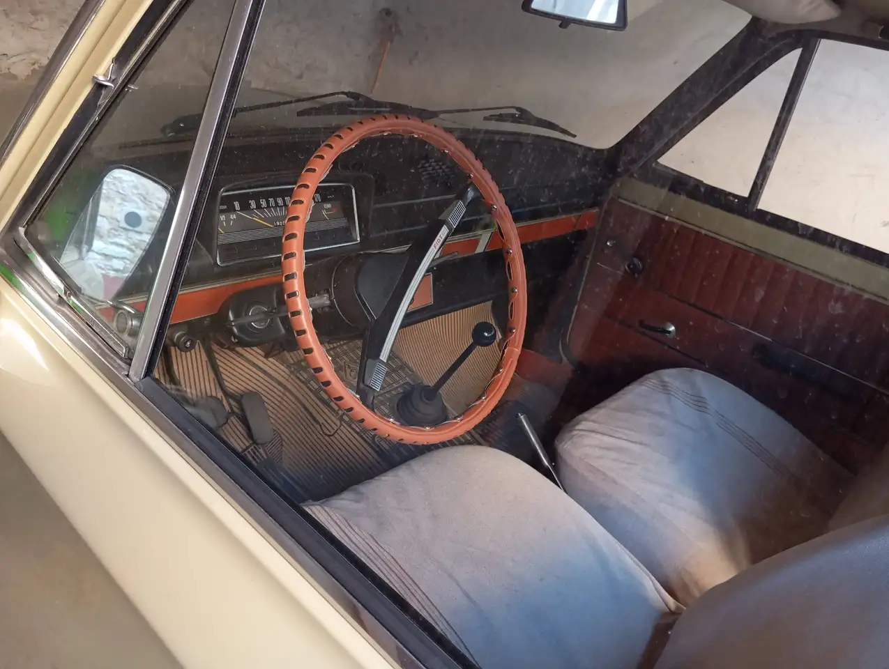 Fiat 124 Coupè berlina, foto 6