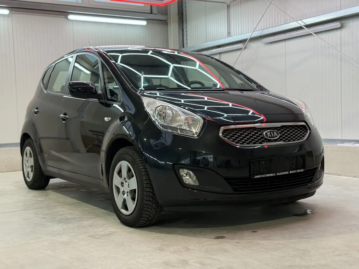 Kia Venga Vision Schwarz - 1
