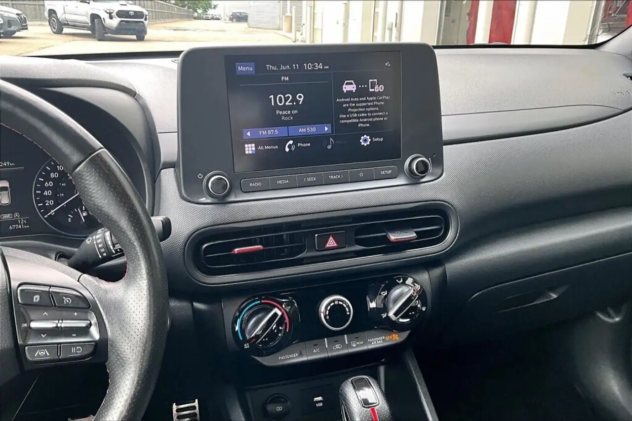 Hyundai KONA снимка Hyundai KONA