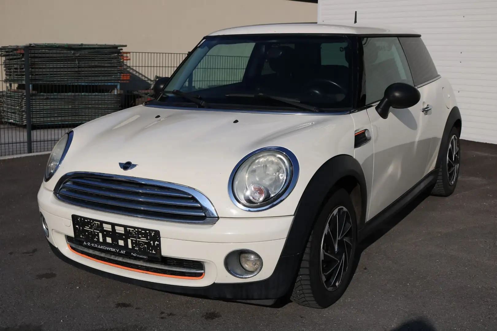 MINI One MINI 1,6 Austrian Pepper -in diesem Zustand auch Weiß - 1