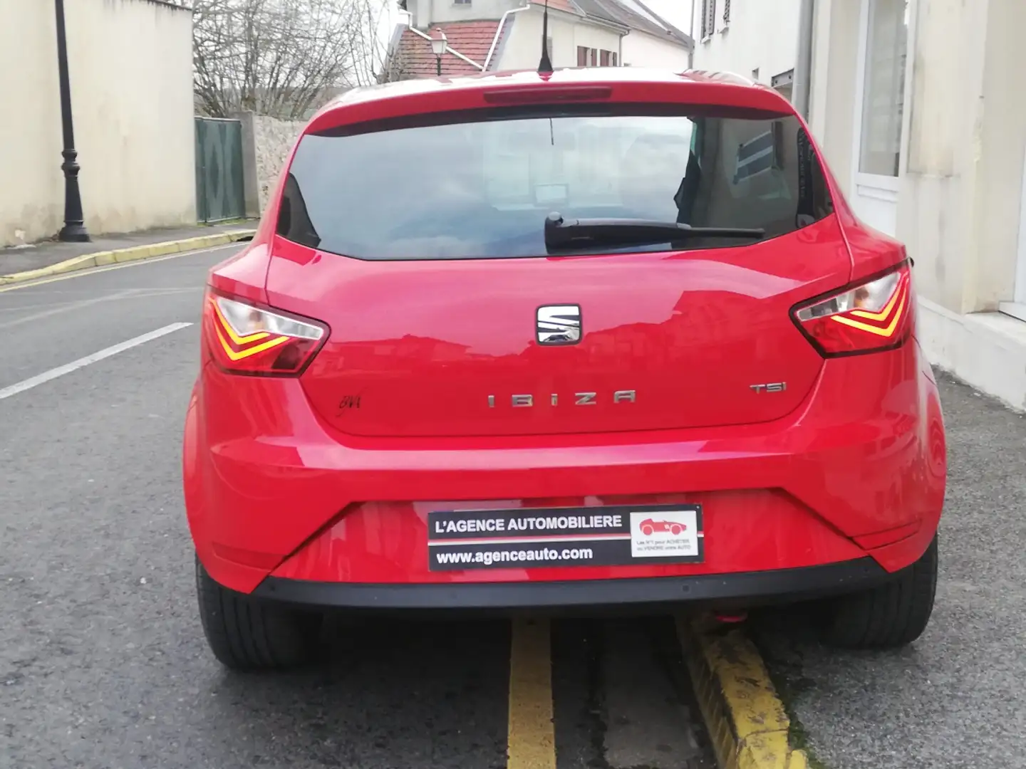 SEAT Ibiza SC 1.2 TSI 90ch i-tech 1ere main! Rouge - 2