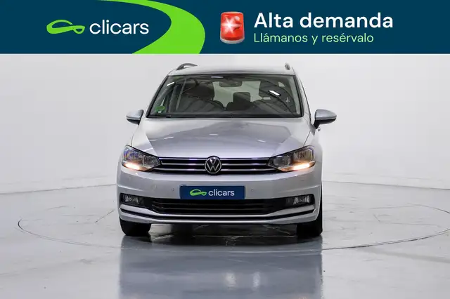 Volkswagen Touran view 2