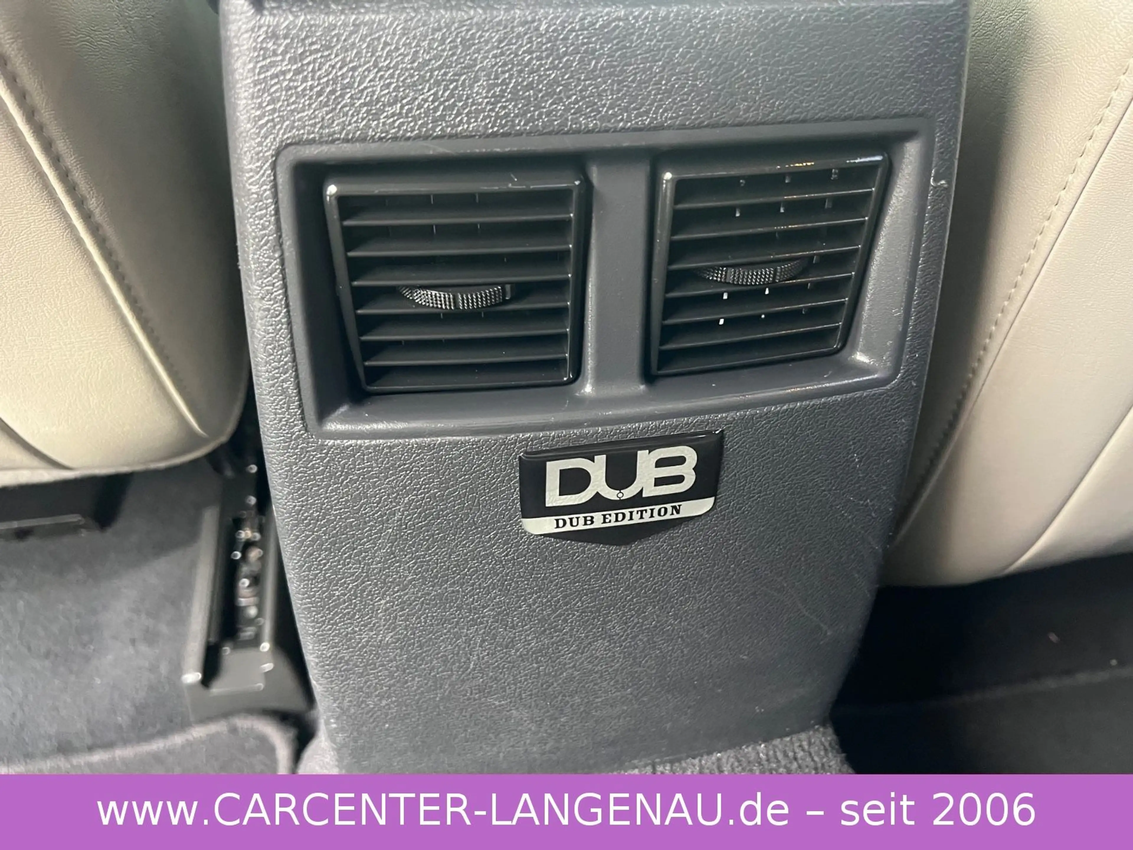 Chrysler 300C 3.0 CRD + TÜV 10.2027 — photo 13