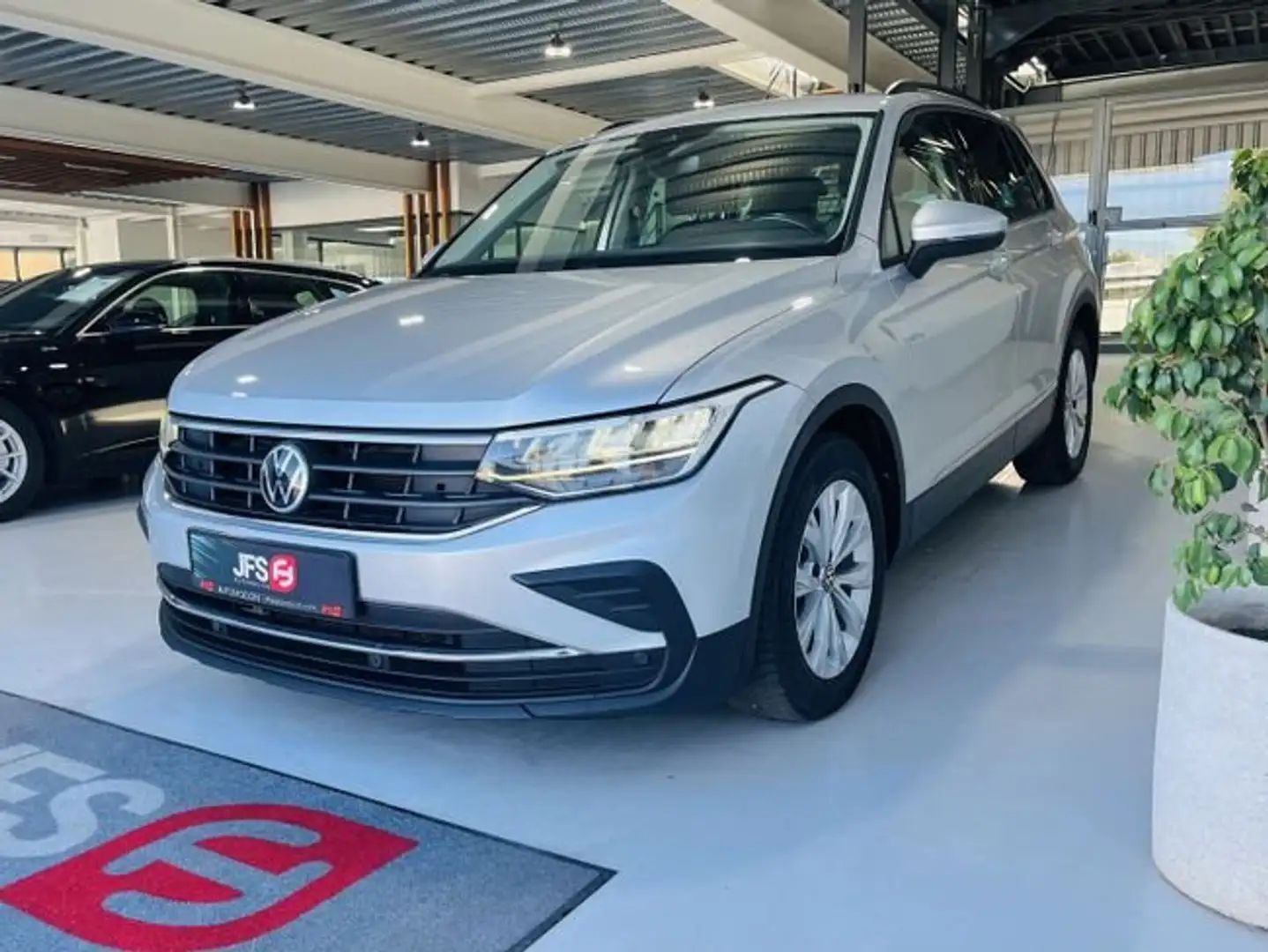 Volkswagen Tiguan 2.0TDI DSG 110kW Plateado - 2