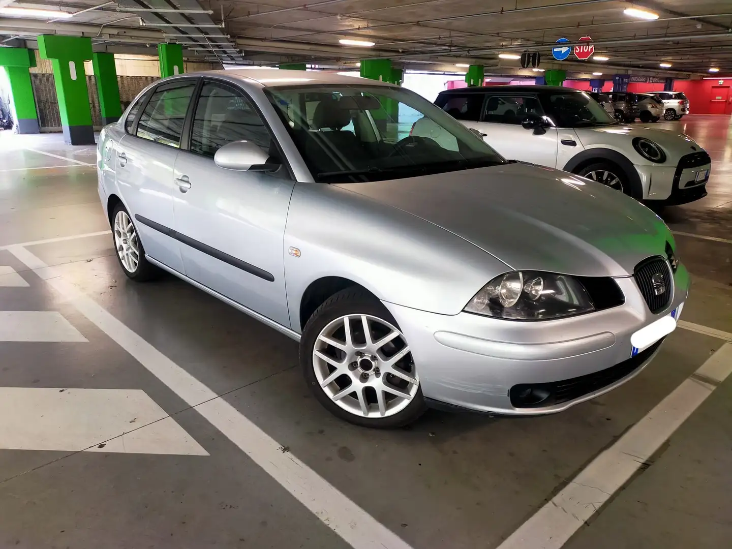 SEAT Cordoba Cordoba 1.2 12v GPL Stylance Plateado - 1