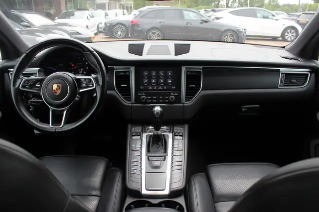 Porsche Macan view 2