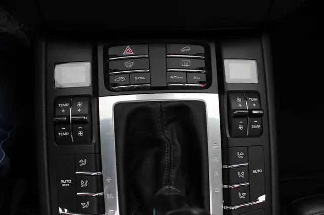 Porsche Macan view 26