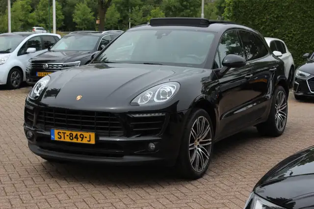 Porsche Macan view 6