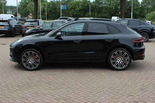 Porsche Macan view 7