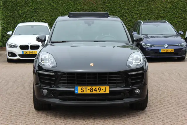Porsche Macan view 8