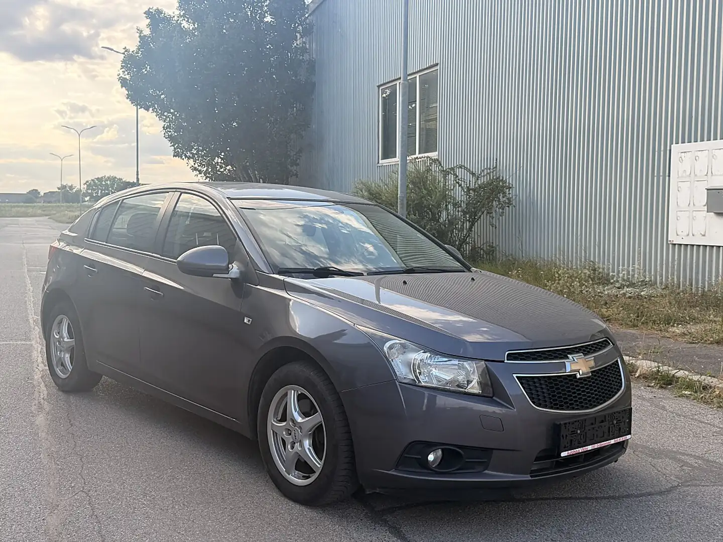 Chevrolet Cruze 1,7 TD ECO LT Grau - 2