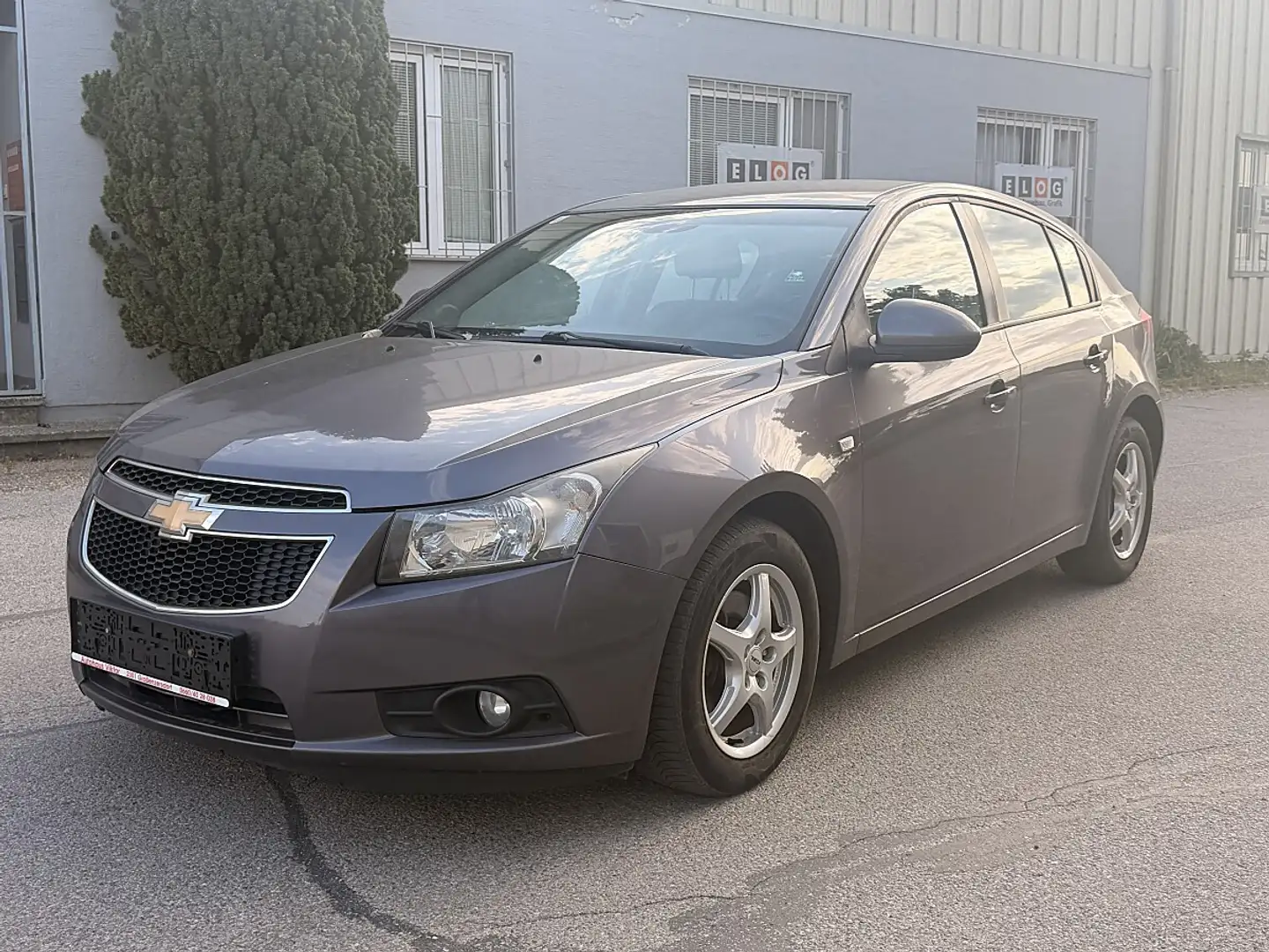 Chevrolet Cruze 1,7 TD ECO LT Grau - 1