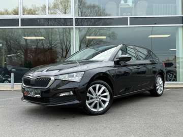 CARPLAY / ZETELVERWARMING / CAMERA / CRUISECONTROL /