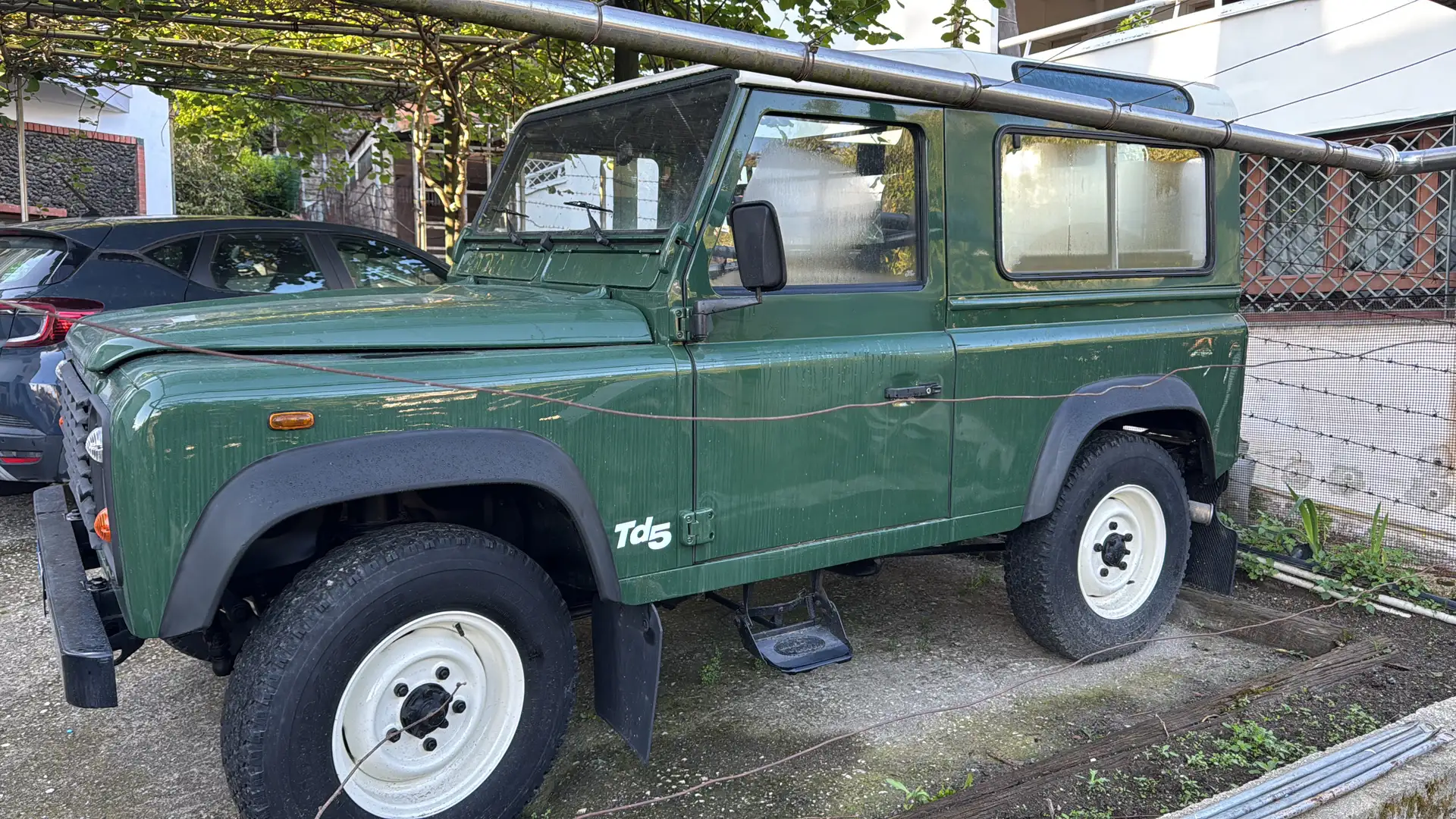 Land Rover Defender 90 2.5 Hard Top Verde - 2