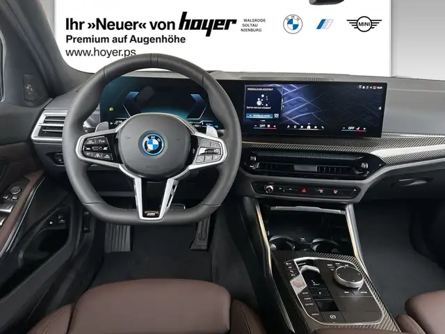 BMW 3 Series view 5