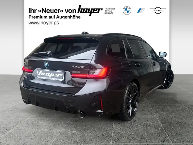 BMW 3 Series view 2