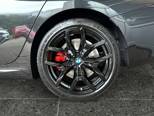 BMW 3 Series view 10