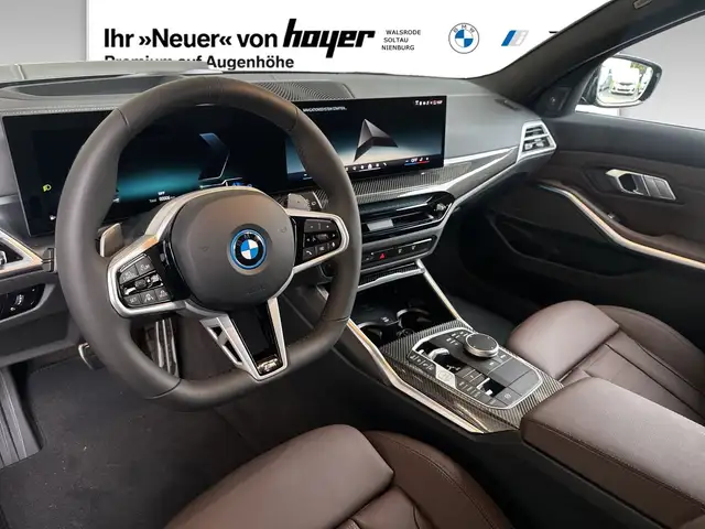 BMW 3 Series view 4
