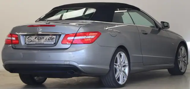 Mercedes-Benz E-Class view 4