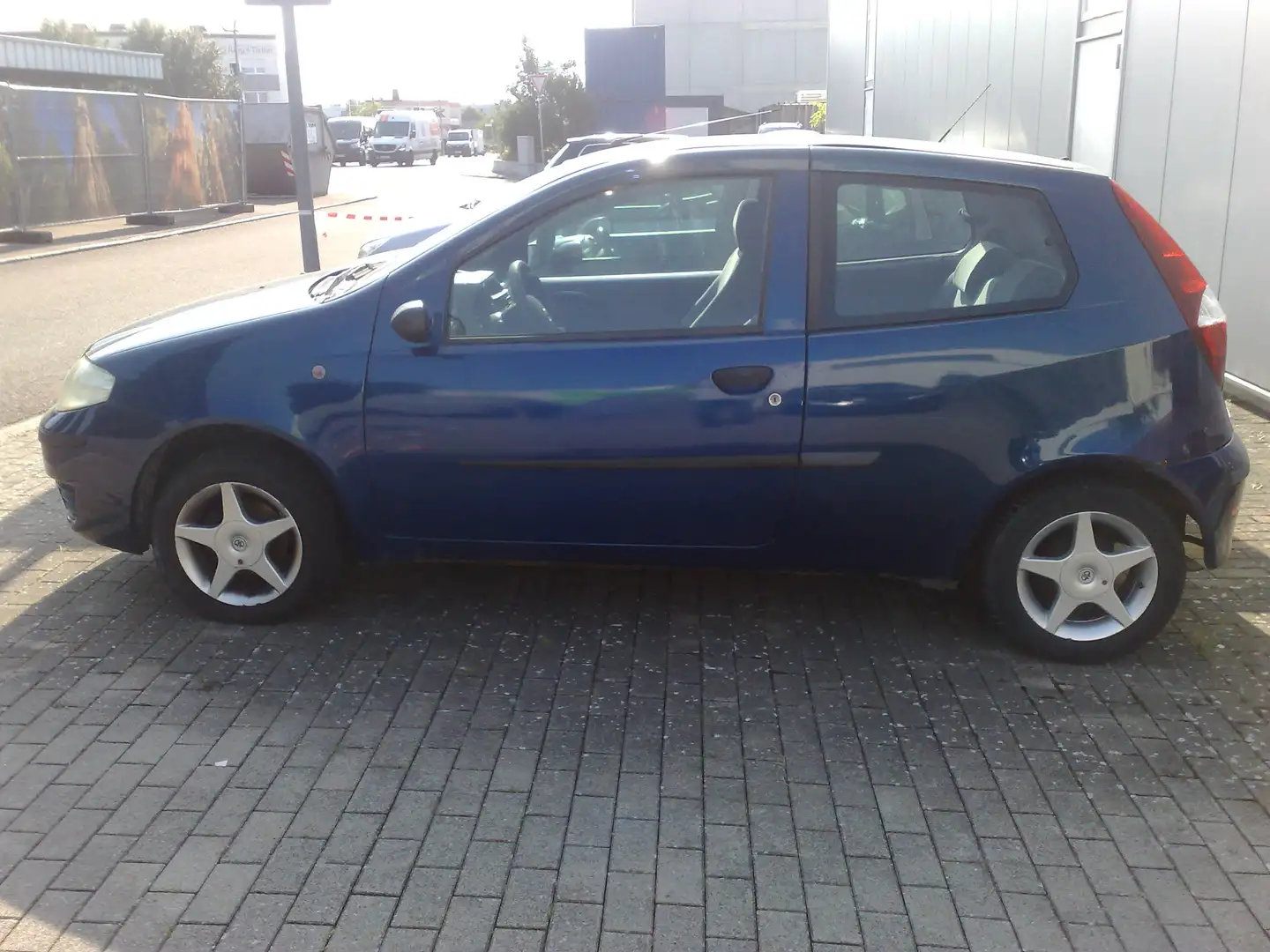 Fiat Punto 1.2 8V Active Clima Blau - 2