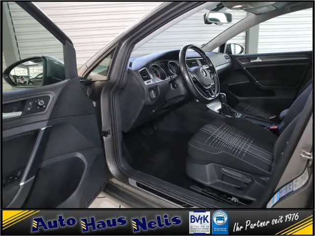 Volkswagen Golf view 7