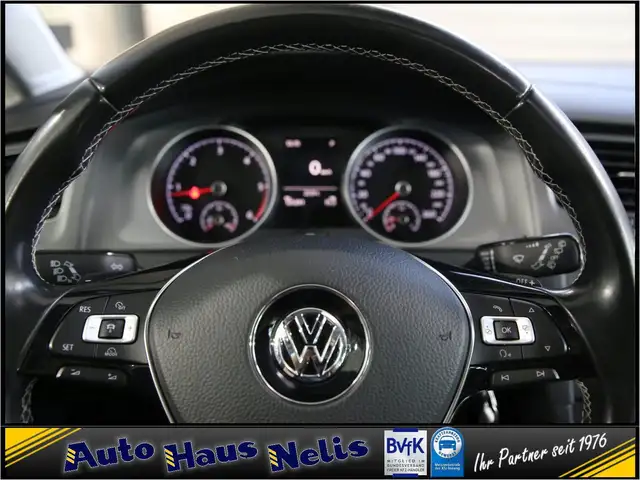 Volkswagen Golf view 10