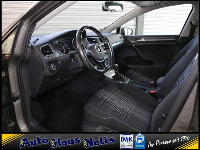Volkswagen Golf view 8