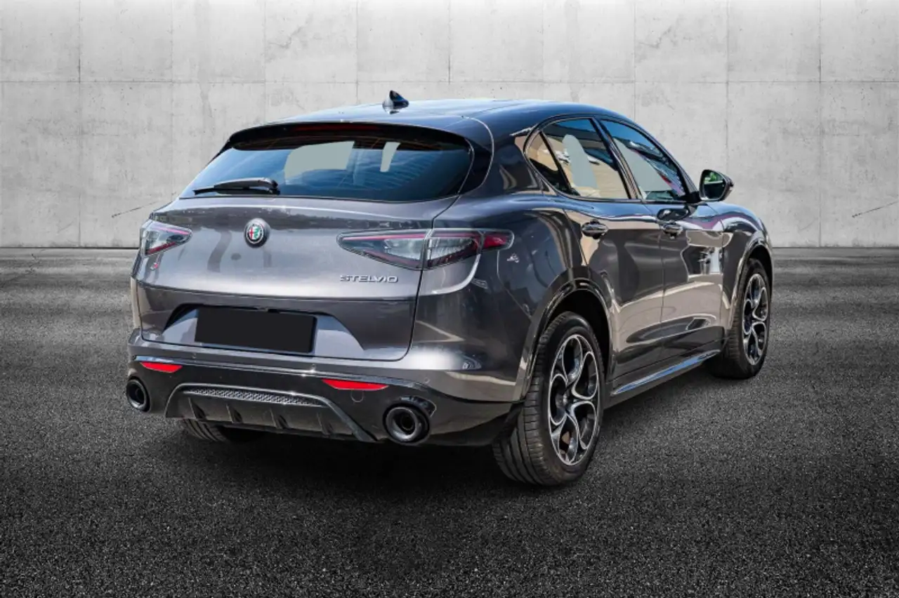 Alfa Romeo Stelvio 2023