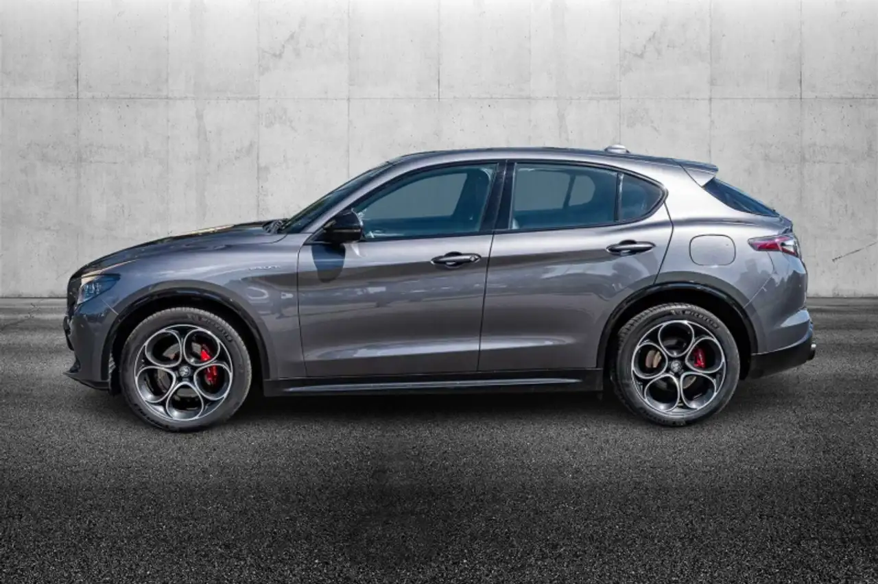Alfa Romeo Stelvio 2023