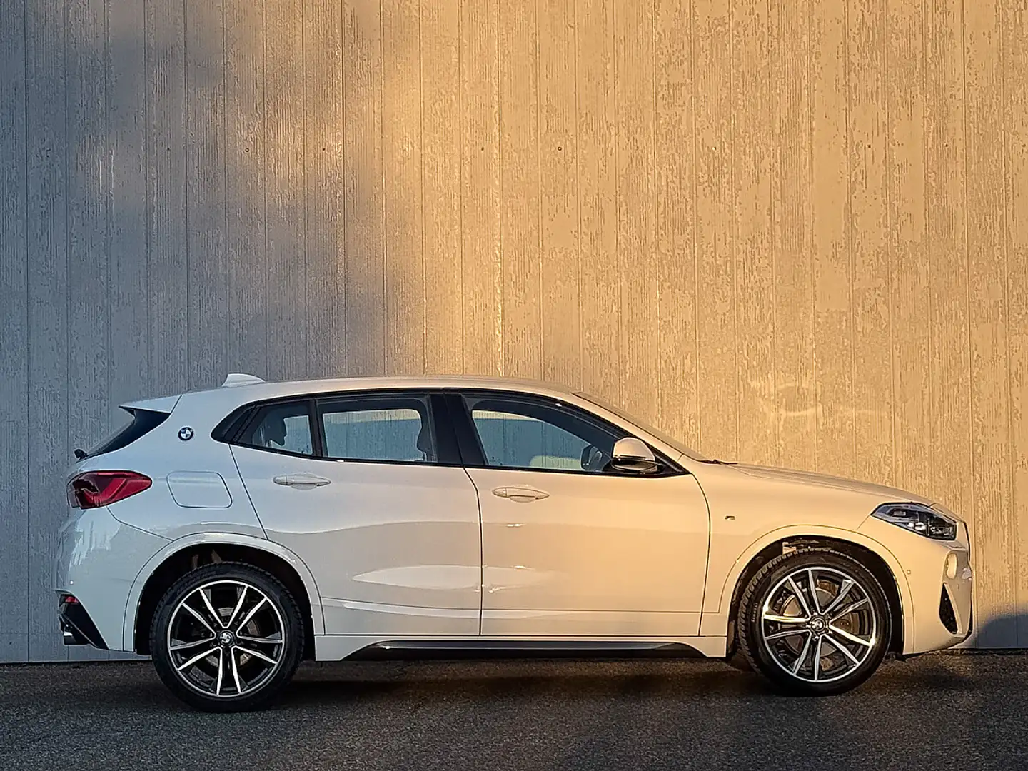 BMW X2 xDrive18d Aut. M-Sport, Shadow Line, LED, AHK Weiß - 2