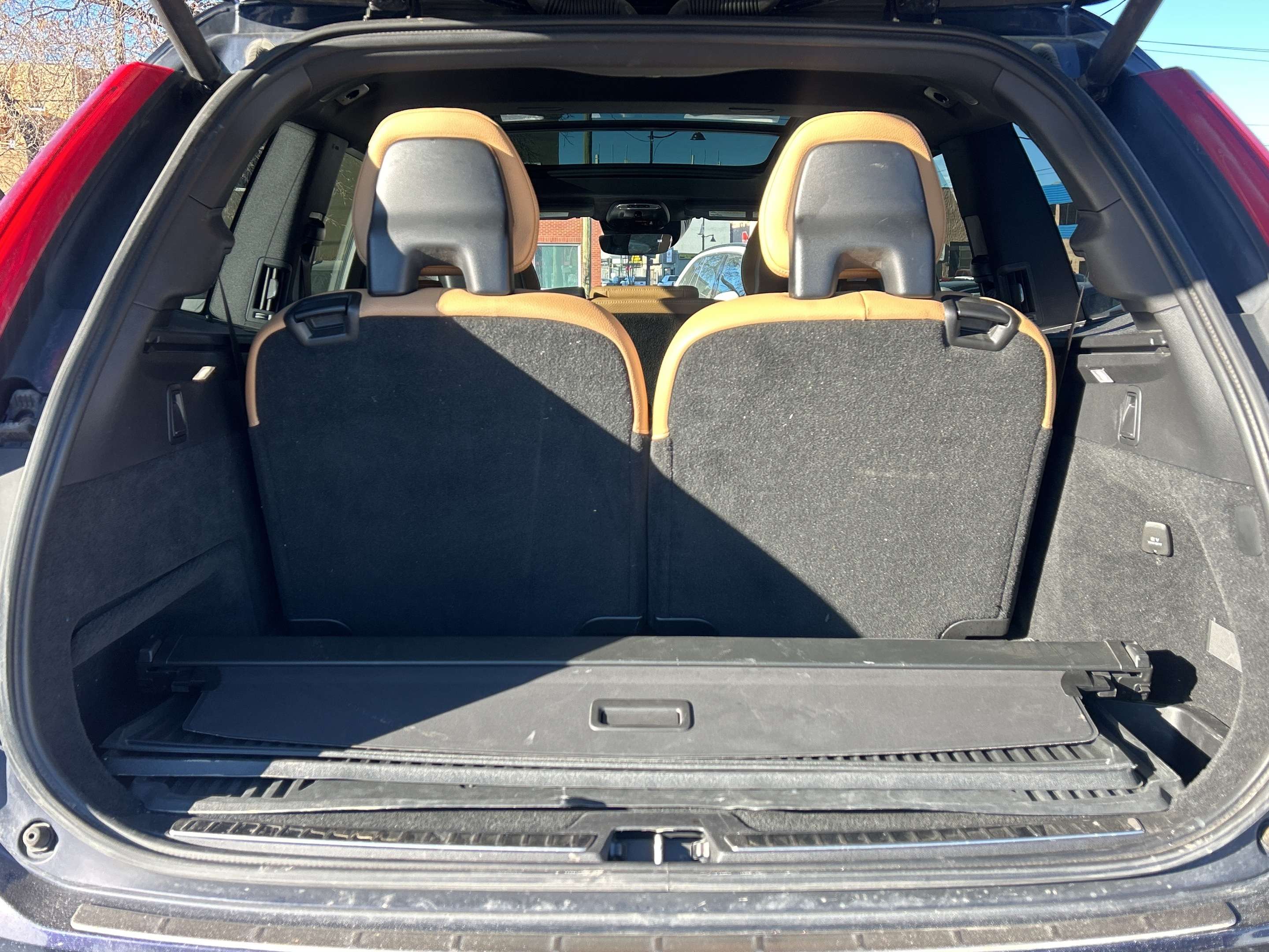 2017 Volvo XC90 T6 Momentum thumb 6