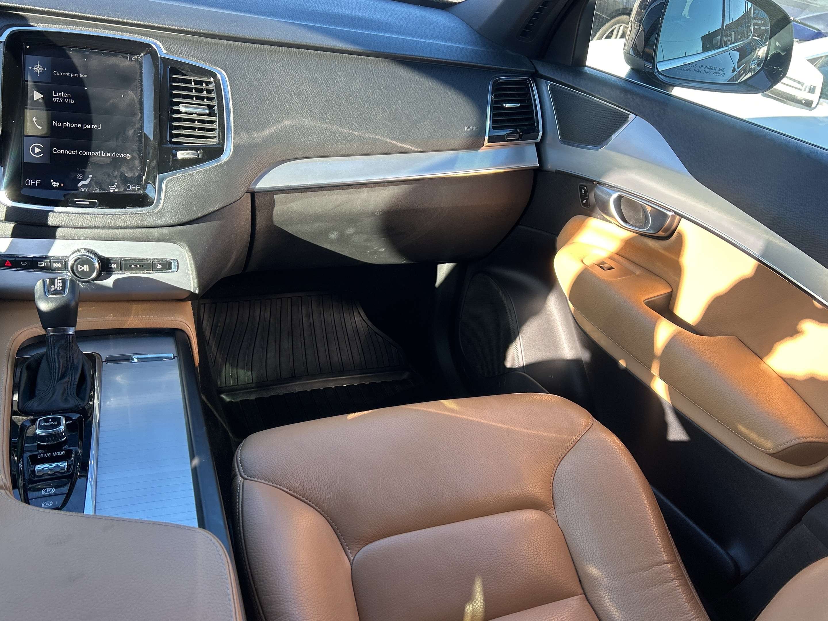 2017 Volvo XC90 T6 Momentum thumb 15