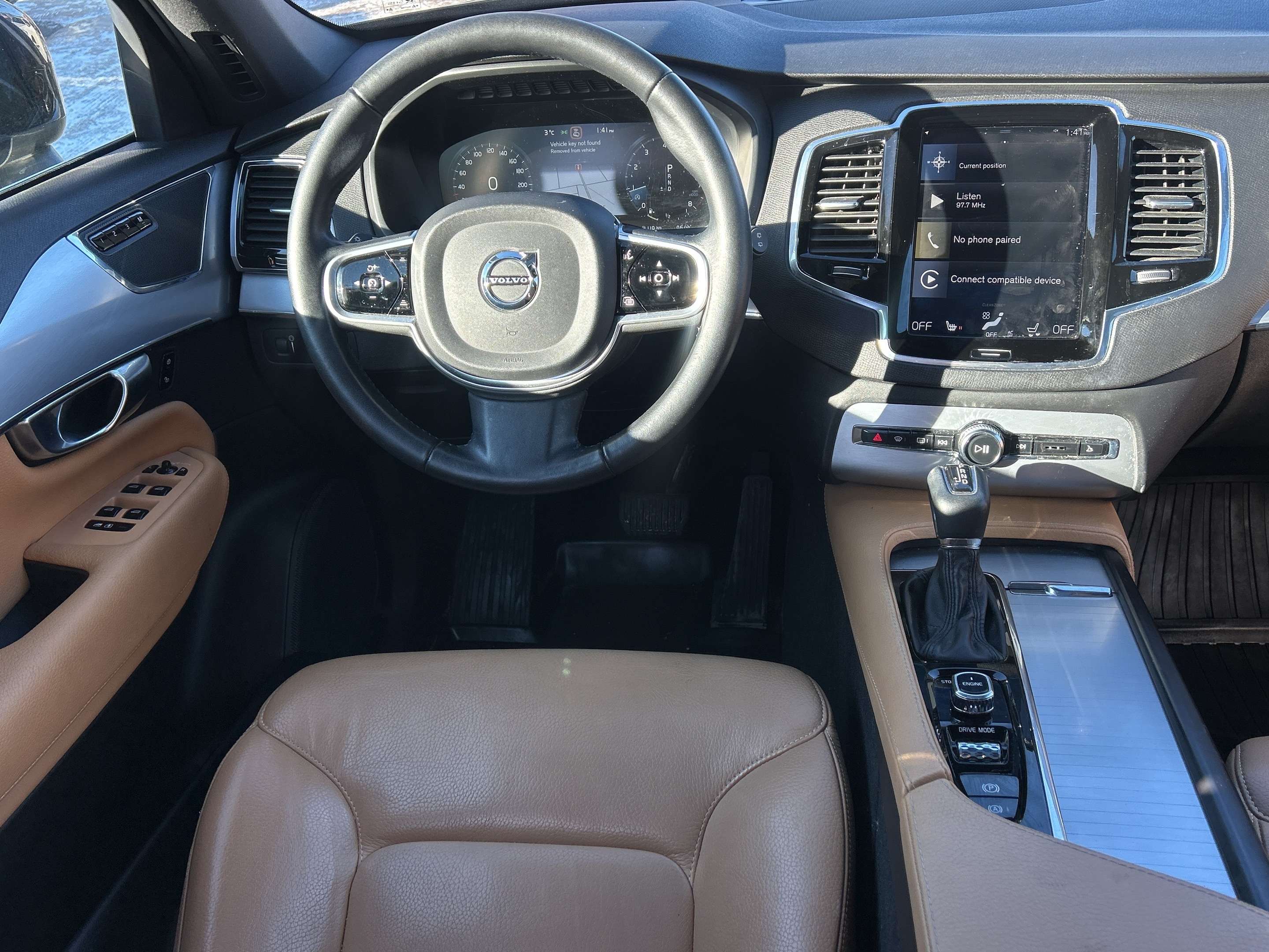 2017 Volvo XC90 T6 Momentum thumb 14