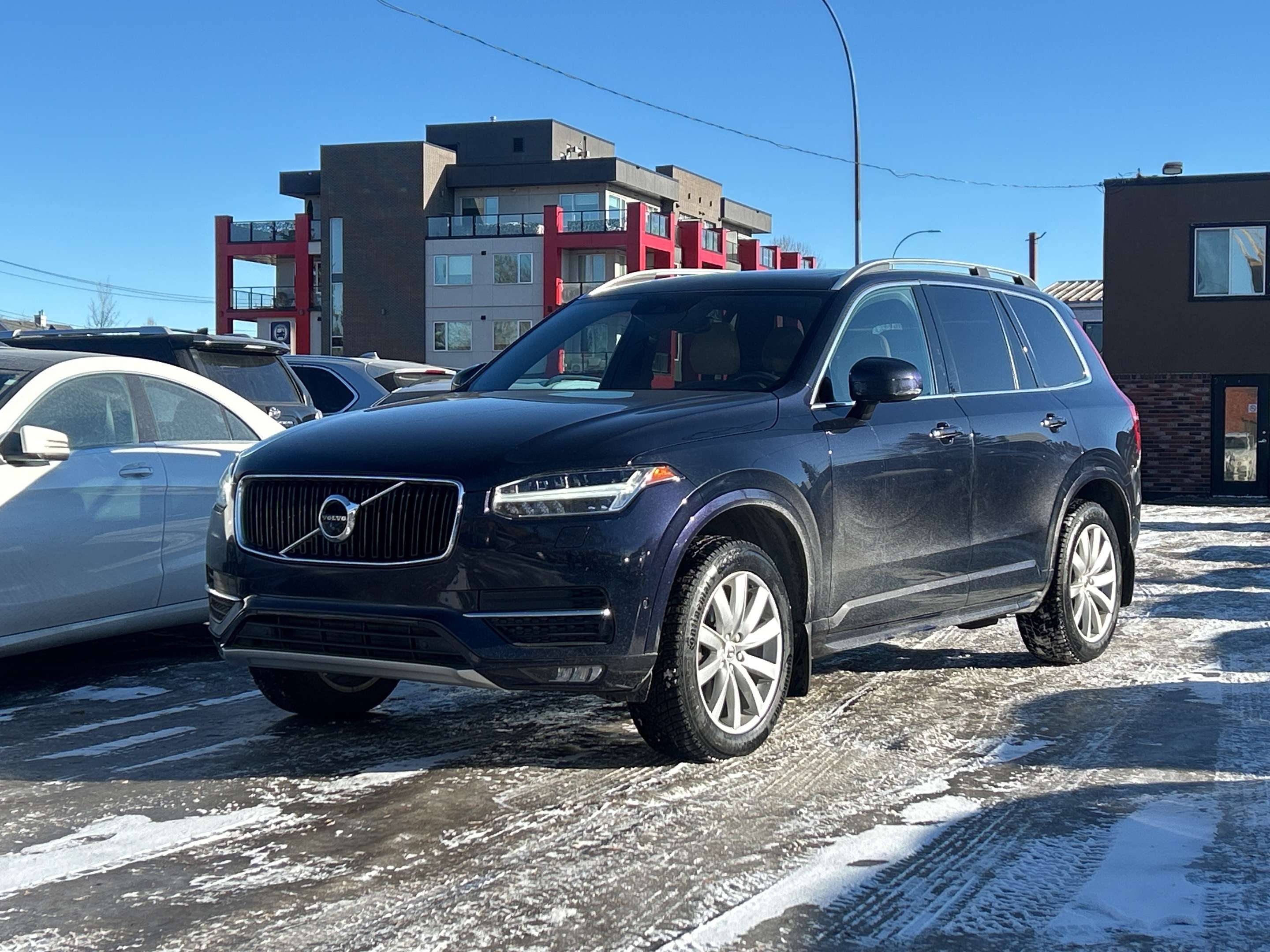 2017 Volvo XC90 T6 Momentum