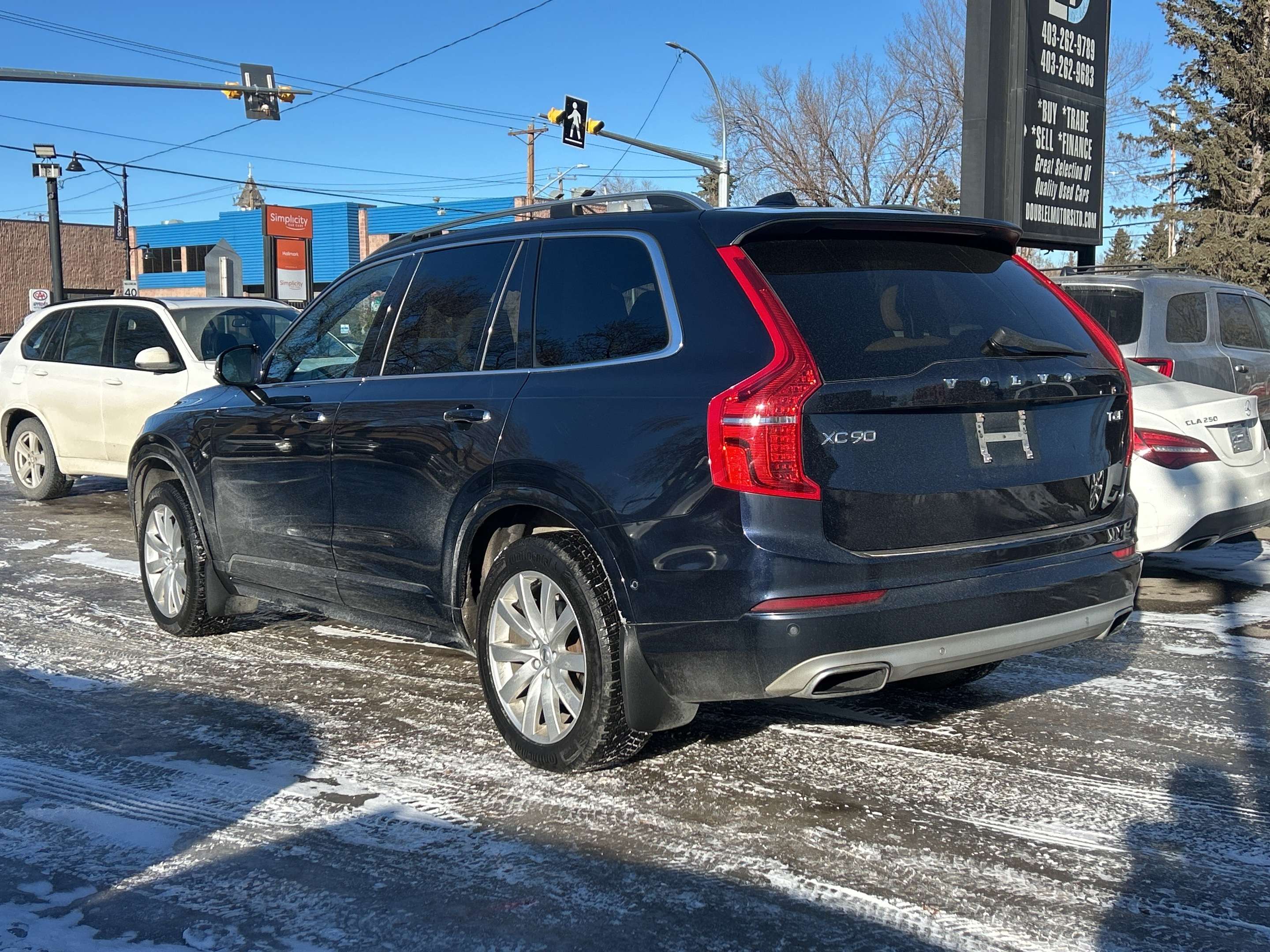 2017 Volvo XC90 T6 Momentum alt 4