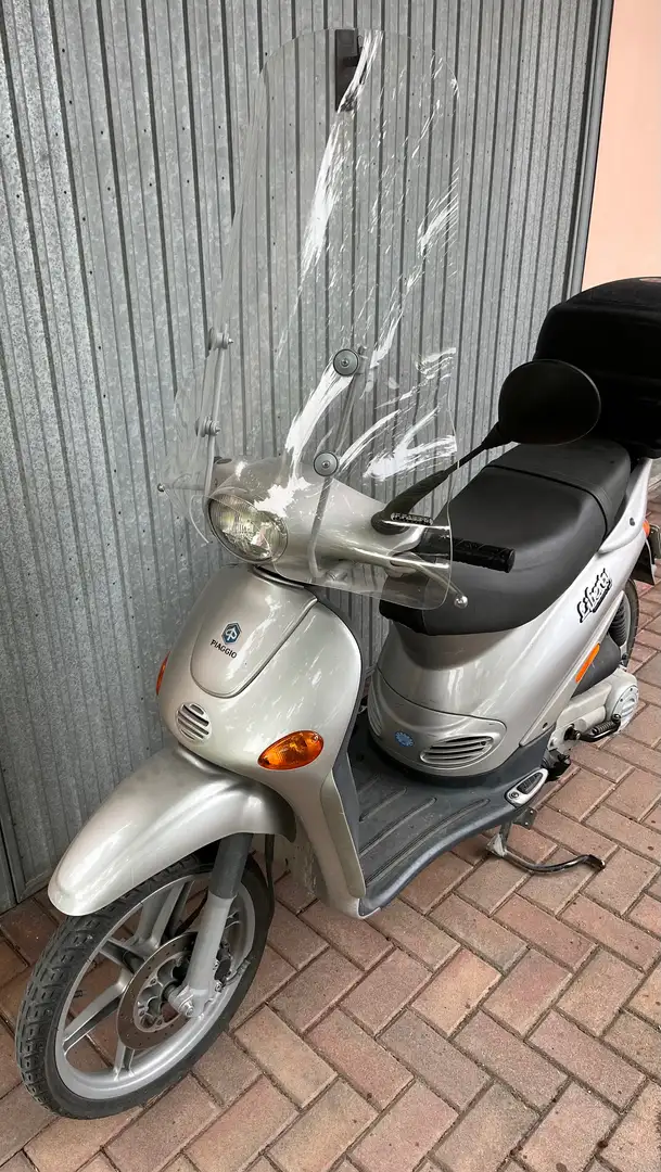 Piaggio Liberty 50 Argent - 1