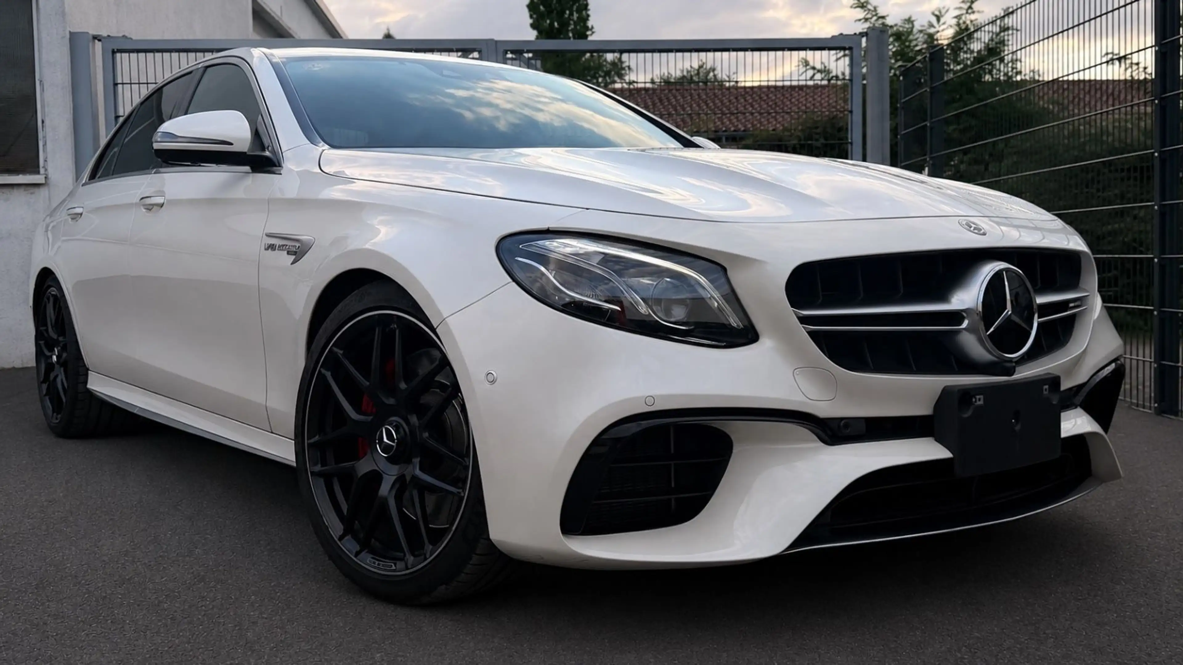 Mercedes-Benz E 63 AMG E63 S AMG*PERFORMANCE ABGSA.*GARANTIE*UNFALLFREI — photo 4