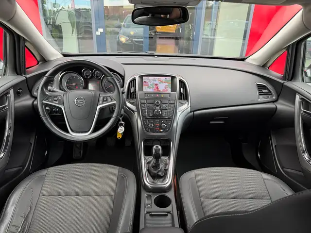 Opel Astra view 19