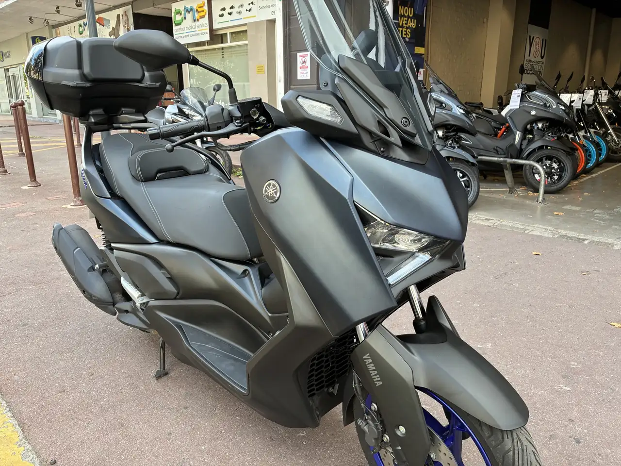 Yamaha X-Max 125