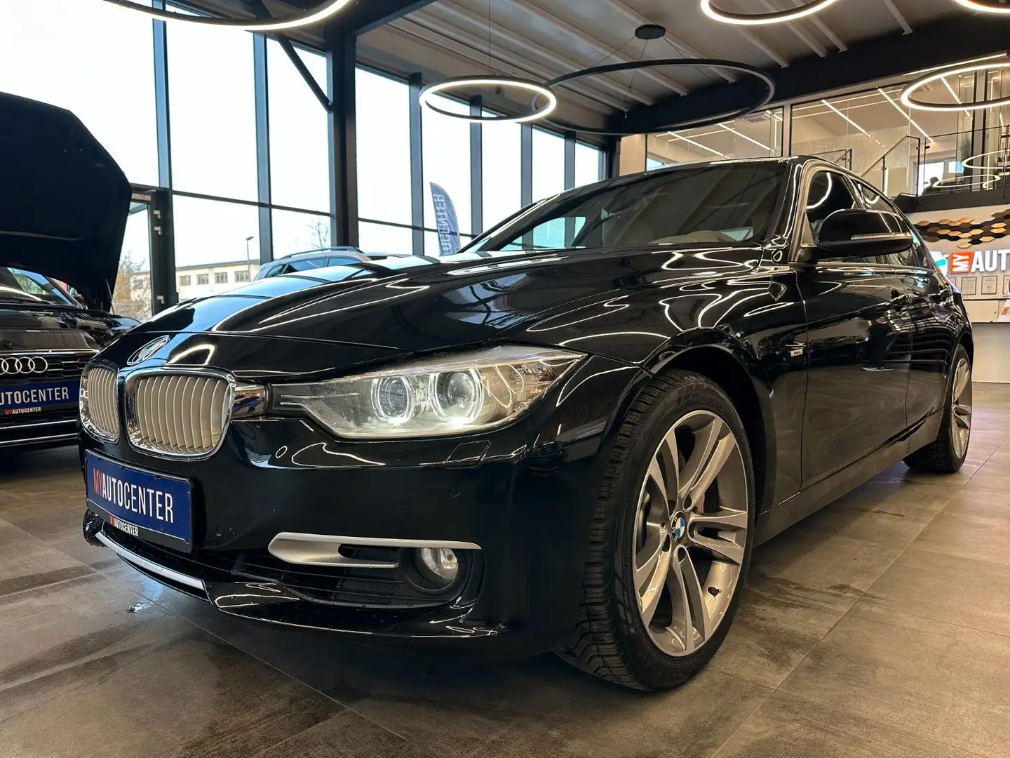 BMW 335 i xDrive Limousine *HUD*Klima*Navi*PDC*Xenon Schwarz - 2